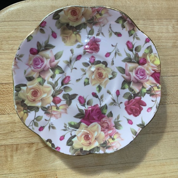 Pink Chintz China Cup & Saucer Set with all over design of summertime roses NWT - Picture 5 of 6